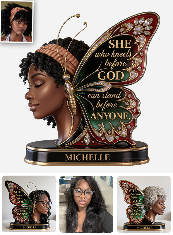Elle qui s'agenouille devant Dieu - Plaque acrylique personnalisée en forme d'Africain Américain