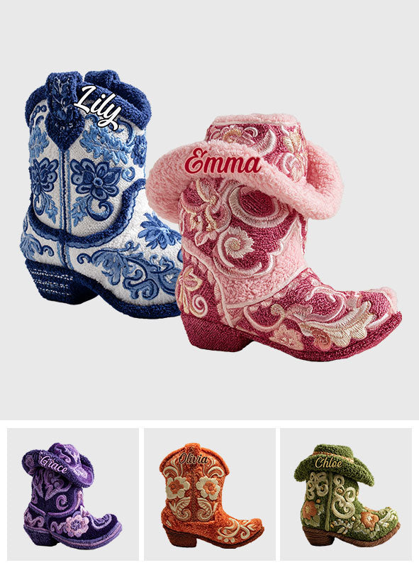 Starke Cowgirl – Personalisiertes Cowgirl-Kissen aus Kunstfell in Form eines Cowgirls