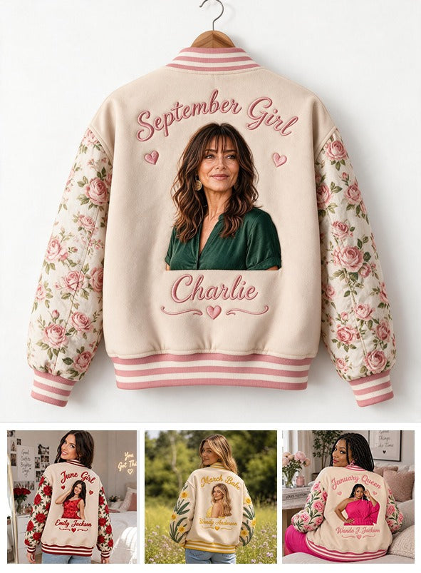 Personalisierte Blumen Varsity Jacke für Mittelalte Latina Frau