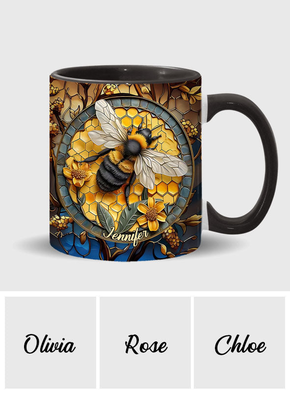 Personalisierte Tasse mit Bienenmotiv