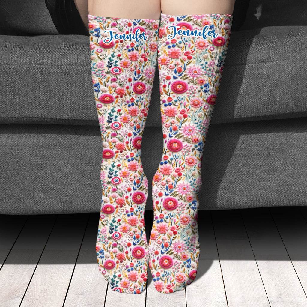 If You Can Read This This Nurse Is Off Duty Floral - Personalized Nurse Socks