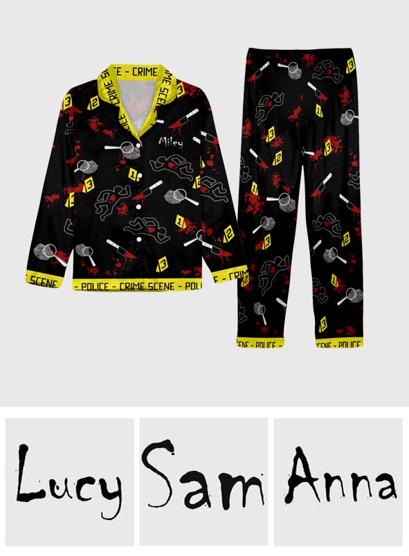 True Crime Junkie – Personalisierter Pyjama mit Knopfleiste