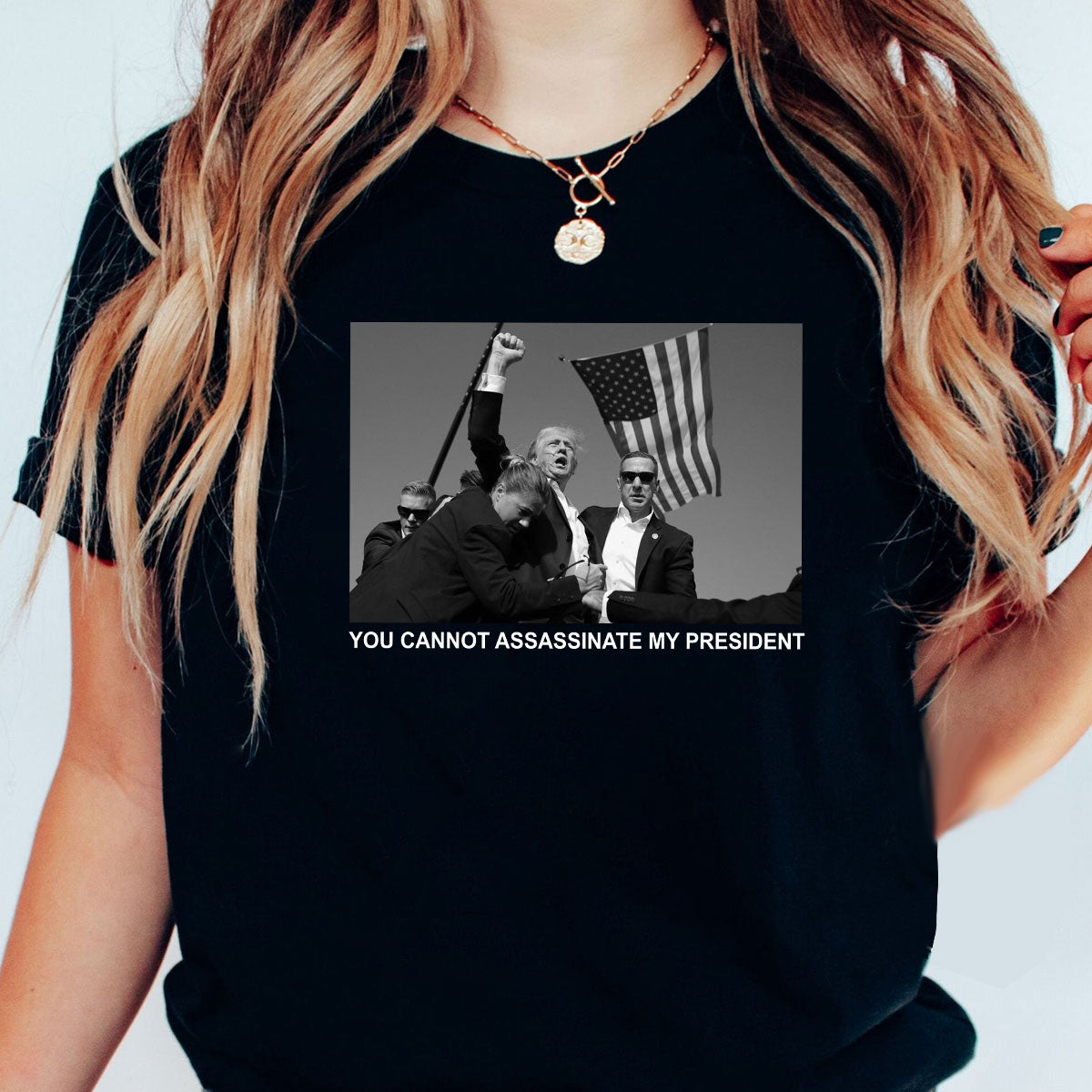 „United We Stand“-Shirt, „Never Surrender“-Shirt, „Fight For America“-T-Shirt, „2024 Rally“-Shirt, „Fight Fight Fight“-Shirt (T-Shirt & Hoodie)