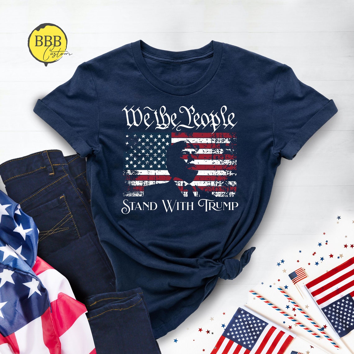 „Wir, das Volk, stehen hinter Donald Trump“-Shirt, Trump-Unterstützungs-Shirt, Wahl-2024-T-Shirt, Politik-Shirt, Trump-Präsidenten-Shirt, Geschenke für Republikaner
T-Shirt & Hoodie