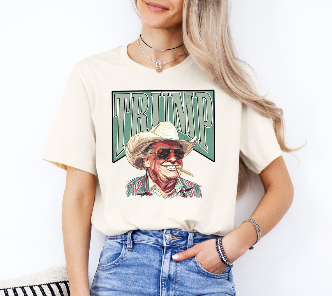 T-shirt Trump, T-shirt western Trump, T-shirt cowboy, T-shirt « Make America Great », T-shirt « Papa Trump », T-shirt MAGA, T-shirt président Trump, Cadeau républicain humoristique Donald Trump
T-shirt et sweat à capuche