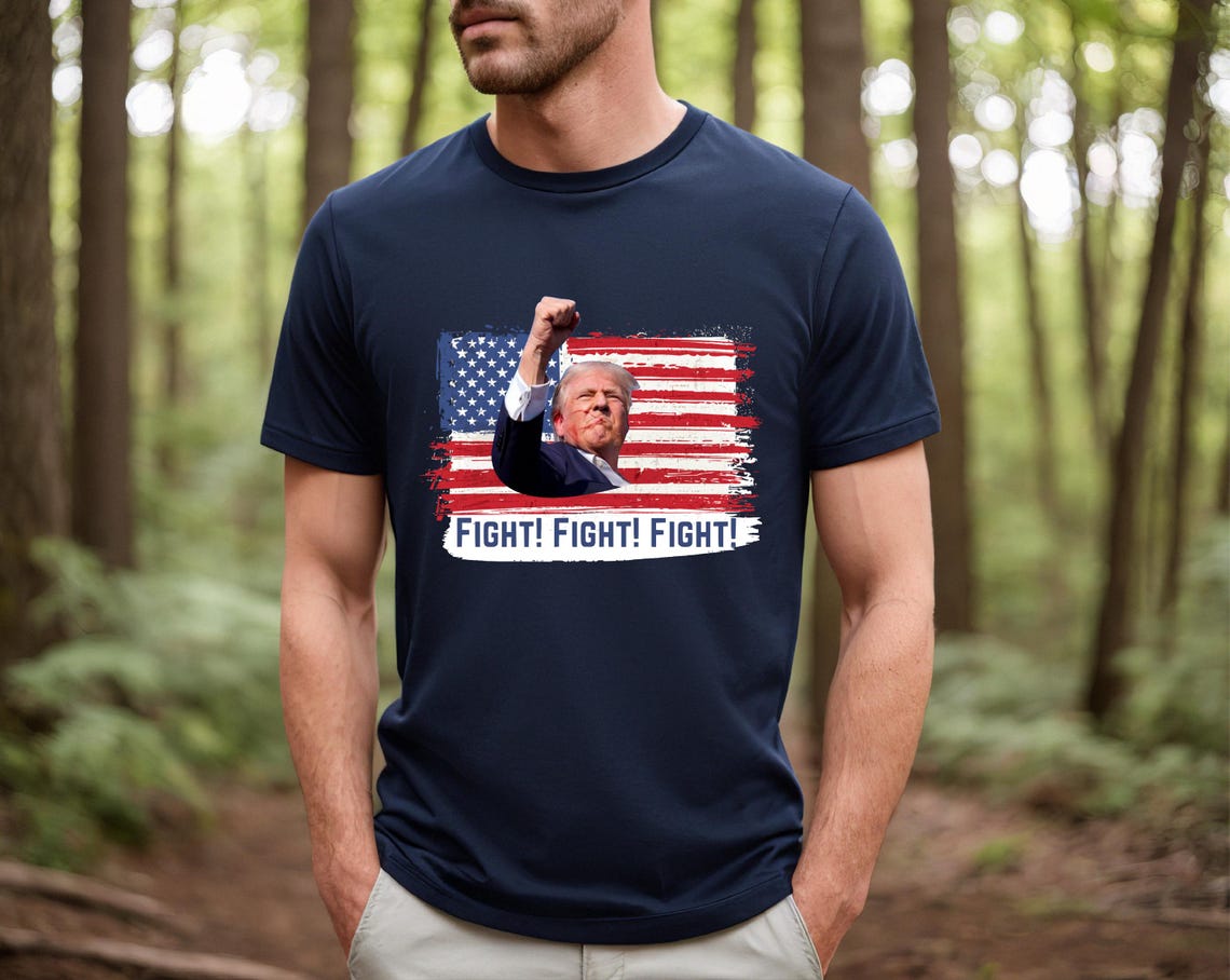 T-shirt Trump, T-shirt Président Donald Trump 2024, T-shirt Que Dieu bénisse Trump, T-shirt Soutien à Trump, T-shirt Élection Trump 2024, Ne jamais se rendre
T-shirt et sweat à capuche