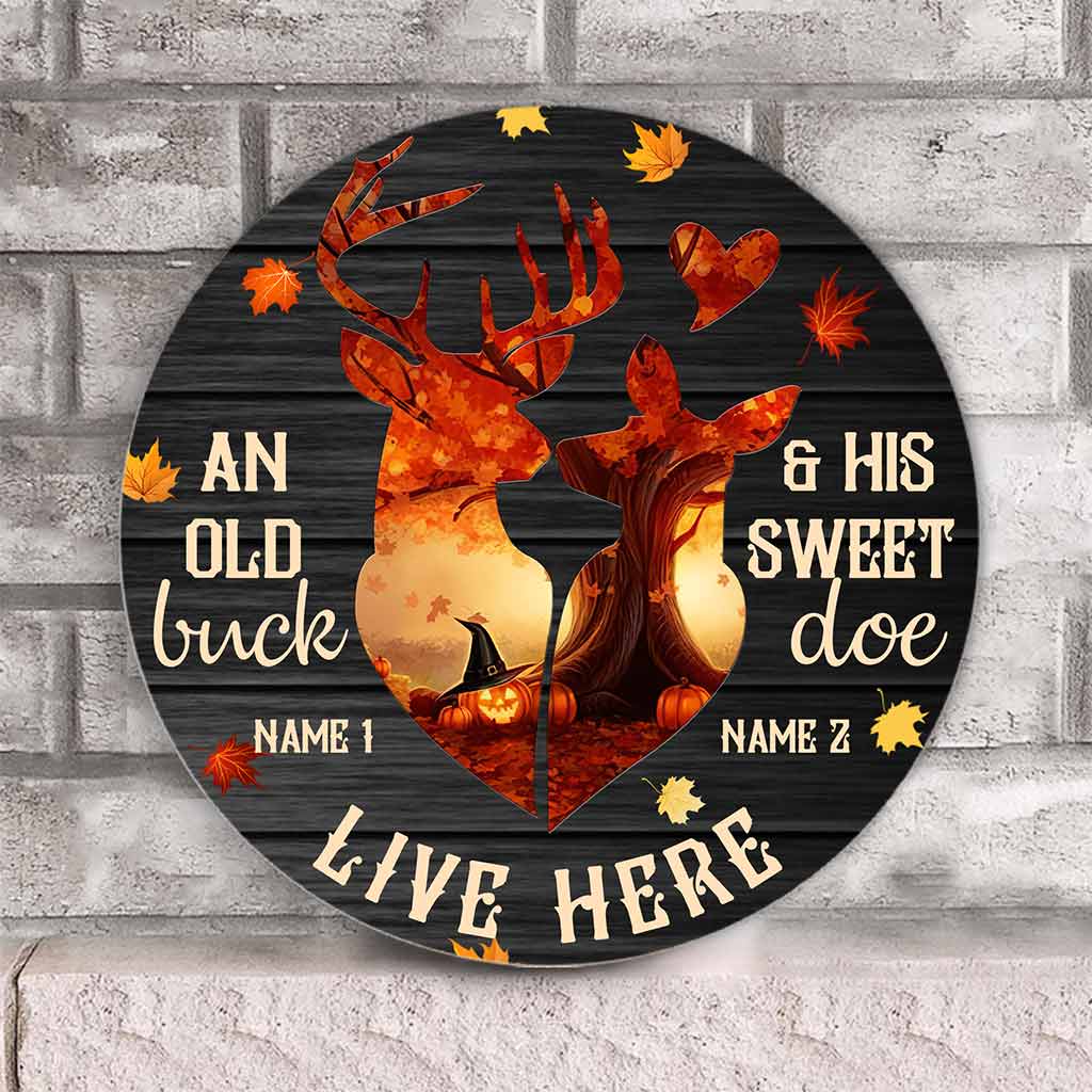 An Old Buck - Hunting Personalized Round Wood Sign