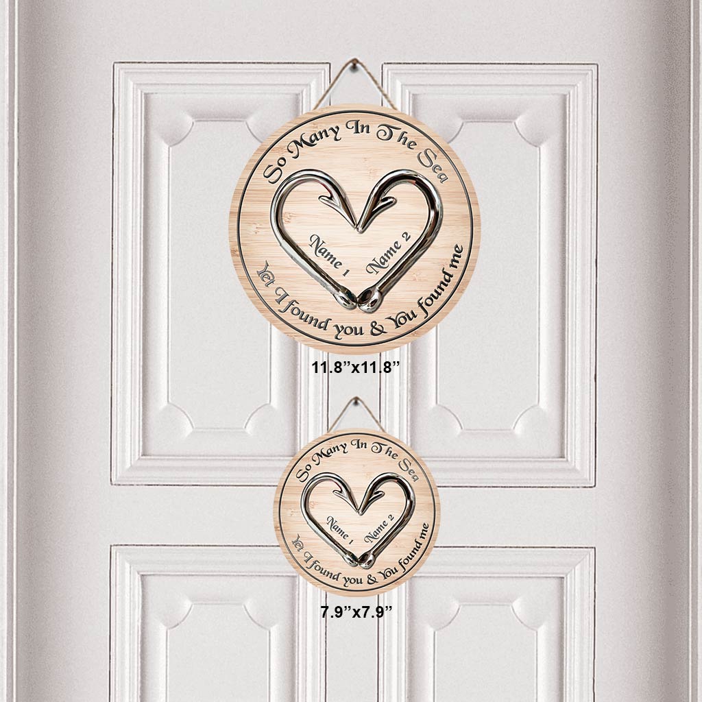 So Many In The Sea - Fishing Personalized Round Wood Sign