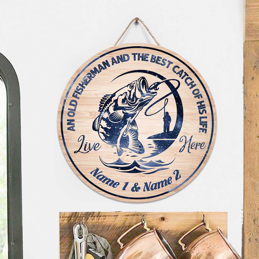 An Old Fishman - Fishing Personalized Round Wood Sign