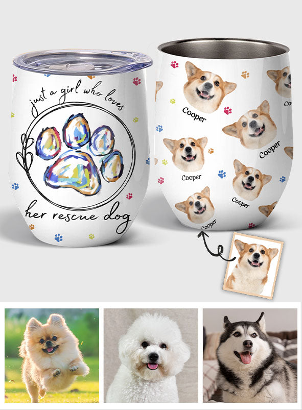 Einfach ein Mädchen, das Hunde liebt – personalisierter Hunde-Weinbecher