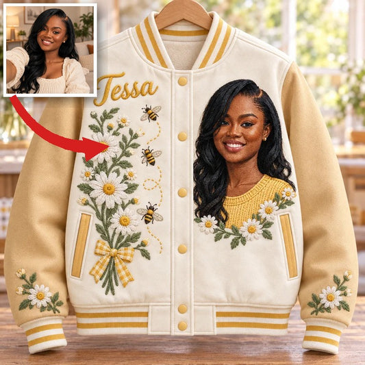 Veste Varsity Personnalisée Daisy Bee - Portrait et Nom Brodés pour Femmes