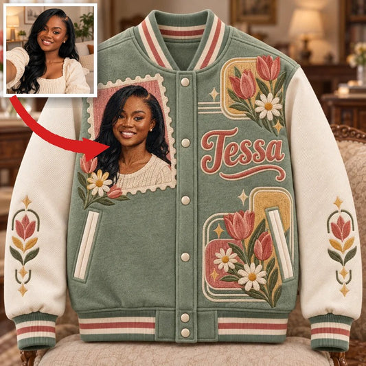 Veste Varsity d'Anniversaire Personnalisée - Portrait Floral Rétro et Nom