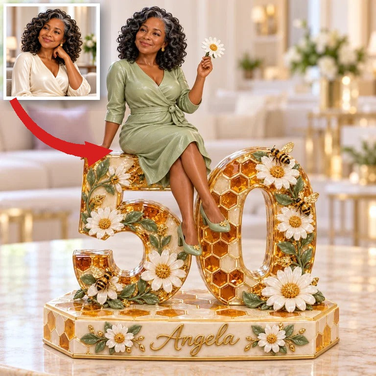 Personalized Bee and Daisy Custom Shaped Acrylic Plaque, Custom Portrait 16th 18th 21st 30th 40th 50th 60th 70th Birthday Gift for Mom, Wife, Girlfriend, Daughter, Sister, Grandma, Best Friend, Bee Lover, Daisy Lover, Teacher, Aunt