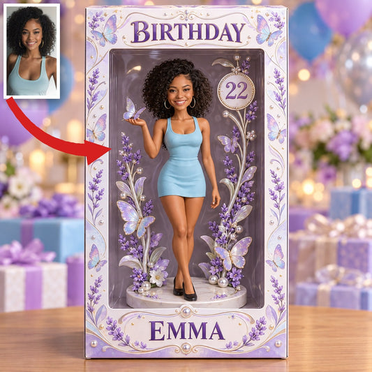 Boîte d'Affichage d'Anniversaire Personnalisée - Figurine Portrait avec Papillon Lavande, Nom et Âge