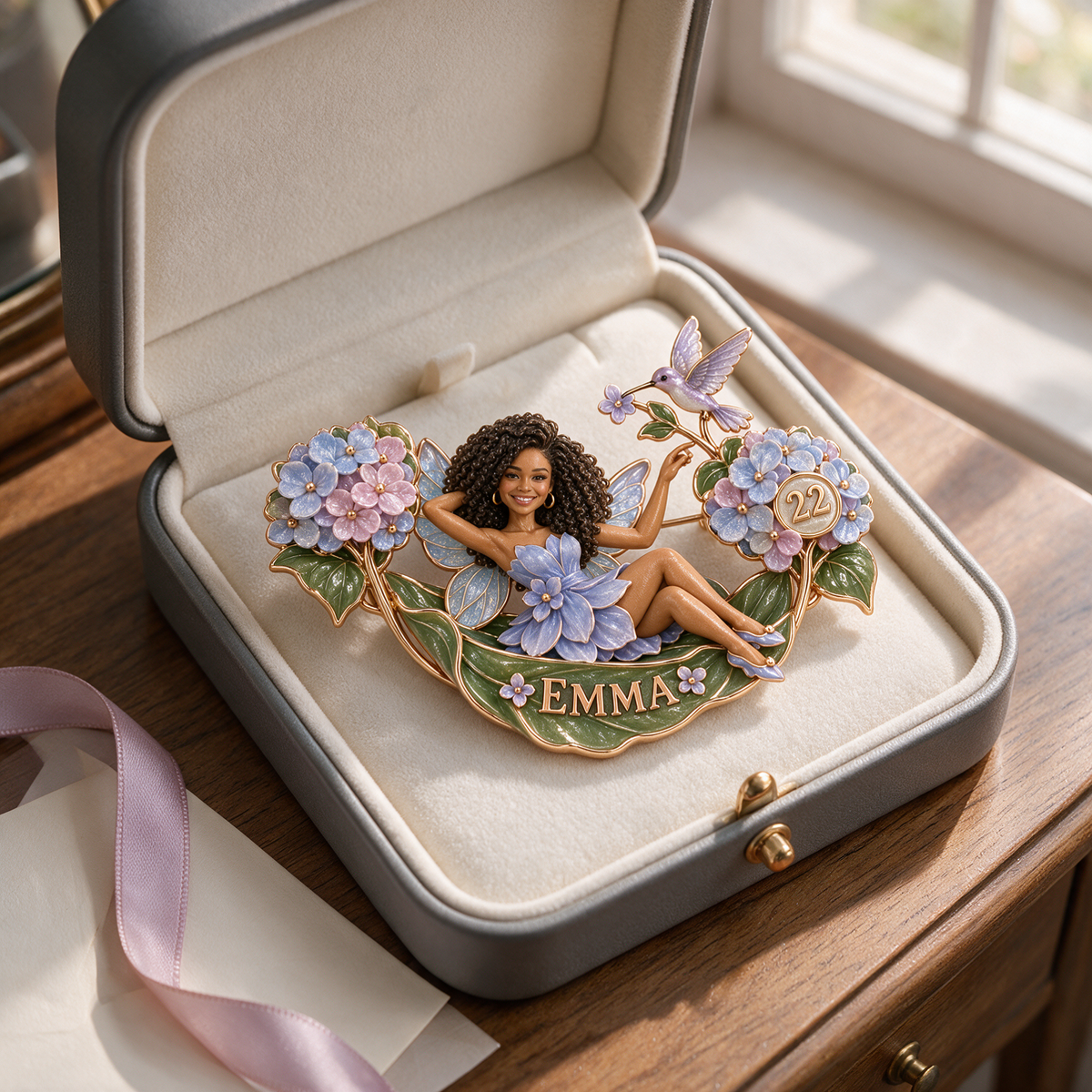 Personalisierte Hortensie Hängematte Traumfee Brosche - Geburtstagsgeschenk mit Foto, Name und Alter
