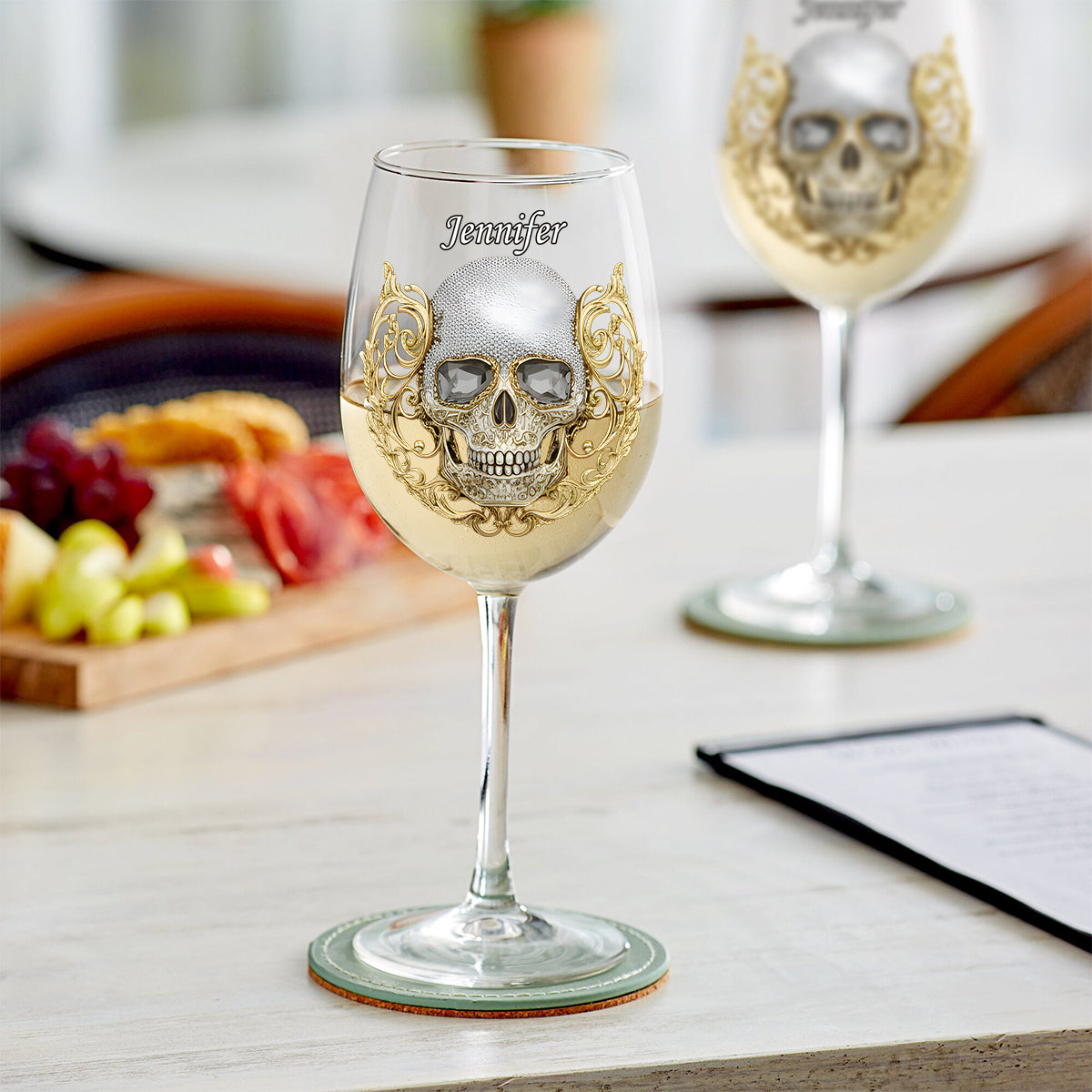 Hochwertige Totenkopf-Kunst – personalisiertes Totenkopf-Weinglas mit langem Stiel