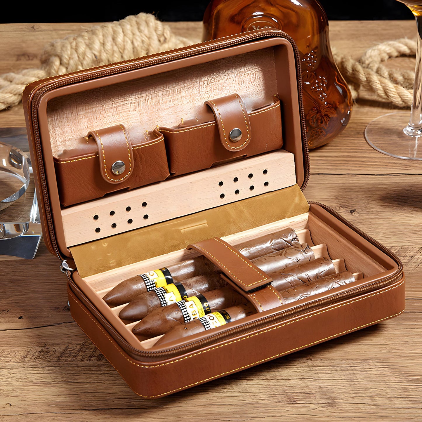 Whiskey and Cigar Club - Personalized Whisky Travel Cigar Humidor Case