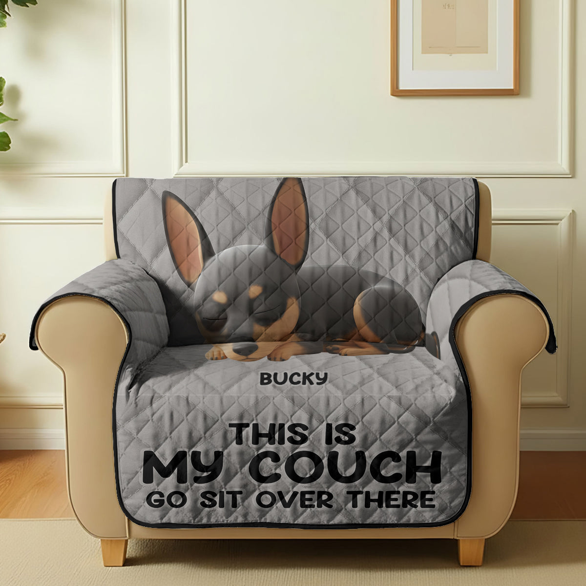 Das ist unsere Couch, setz dich dort drüben hin – personalisierter, gesteppter Sofabezug mit Hundemotiv