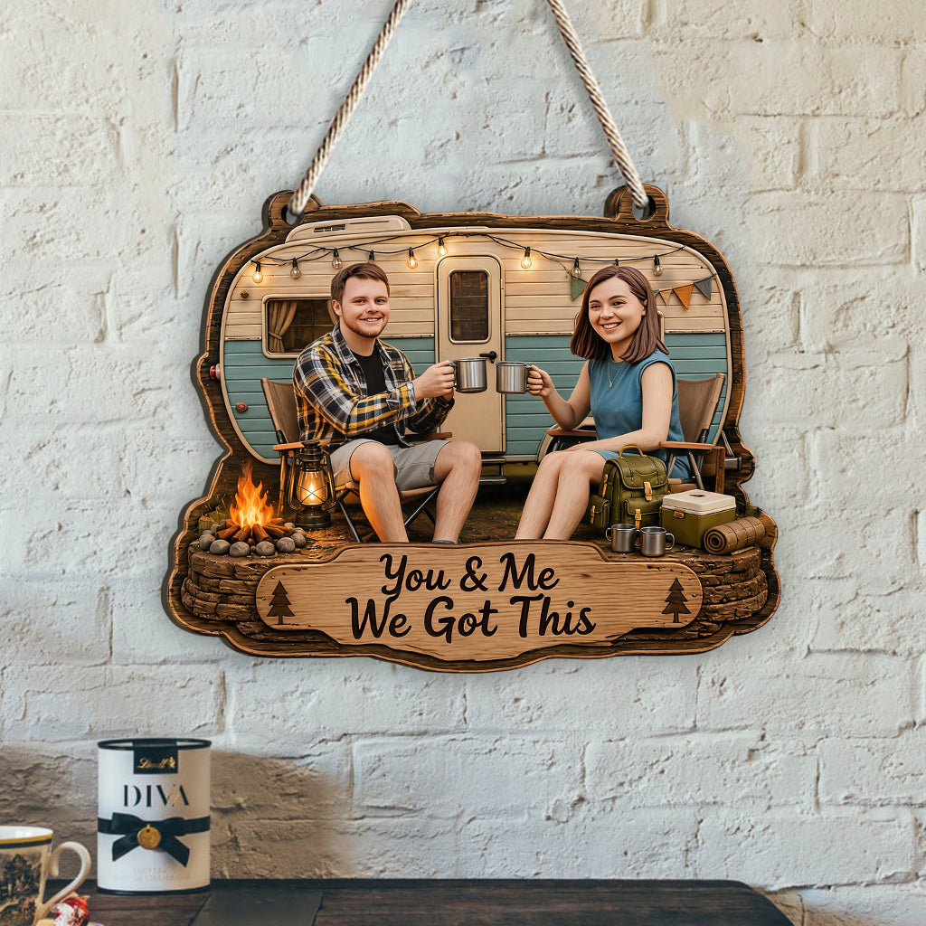 Geschenkidee für Campingliebhaber, Campingpartner - Personalisierte Holzschild in individueller Form