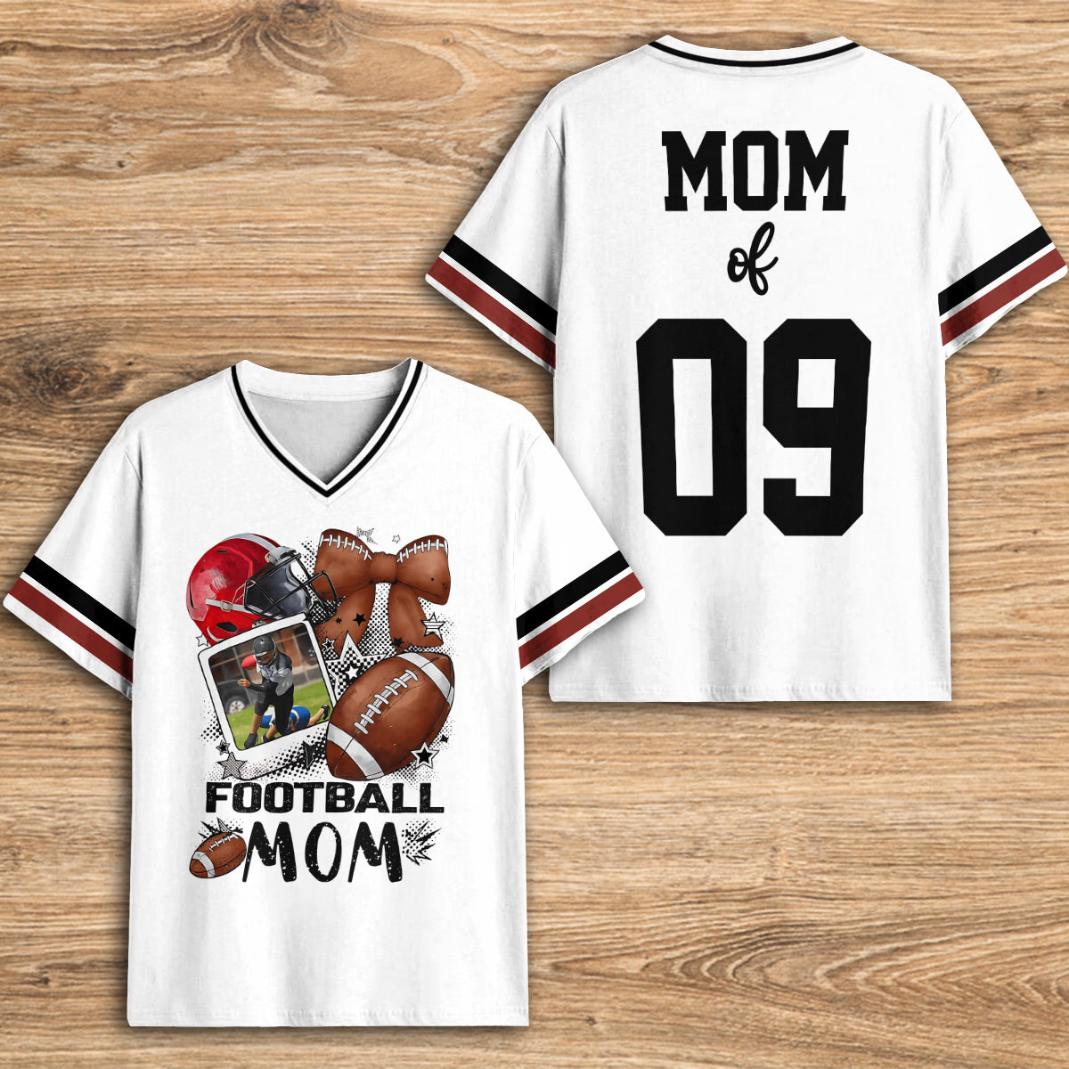 Maman/Papa/Mamie/Papi/Oncle/Tante de footballeur... - T-shirt à col en V entièrement imprimé sur le thème du football