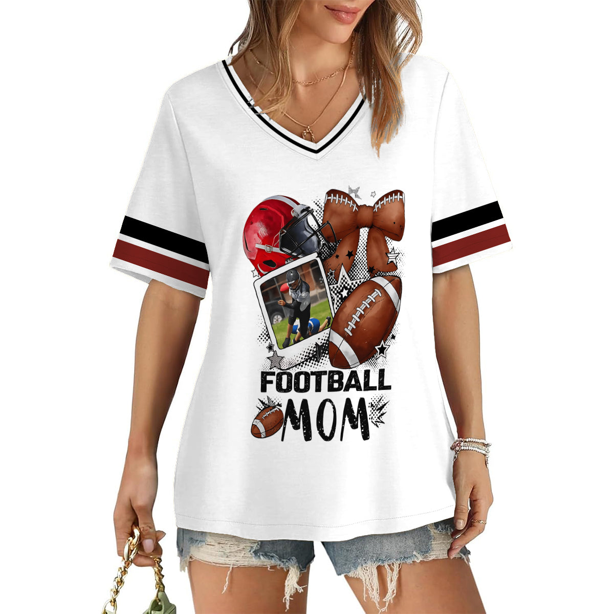 Maman/Papa/Mamie/Papi/Oncle/Tante de footballeur... - T-shirt à col en V entièrement imprimé sur le thème du football