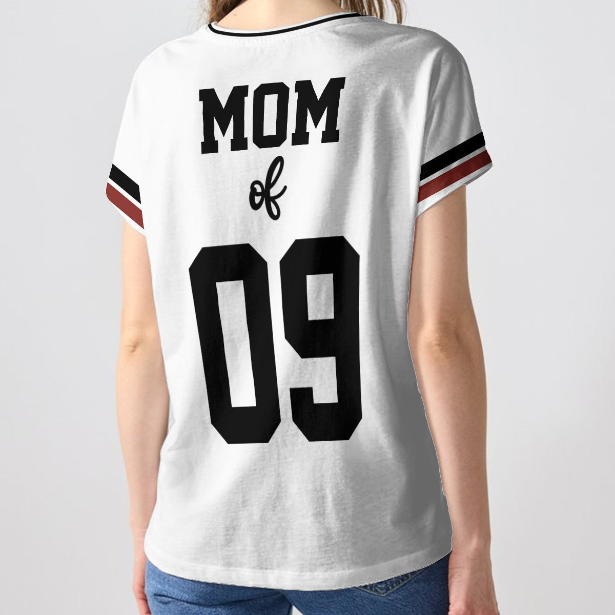 Maman/Papa/Mamie/Papi/Oncle/Tante de footballeur... - T-shirt à col en V entièrement imprimé sur le thème du football