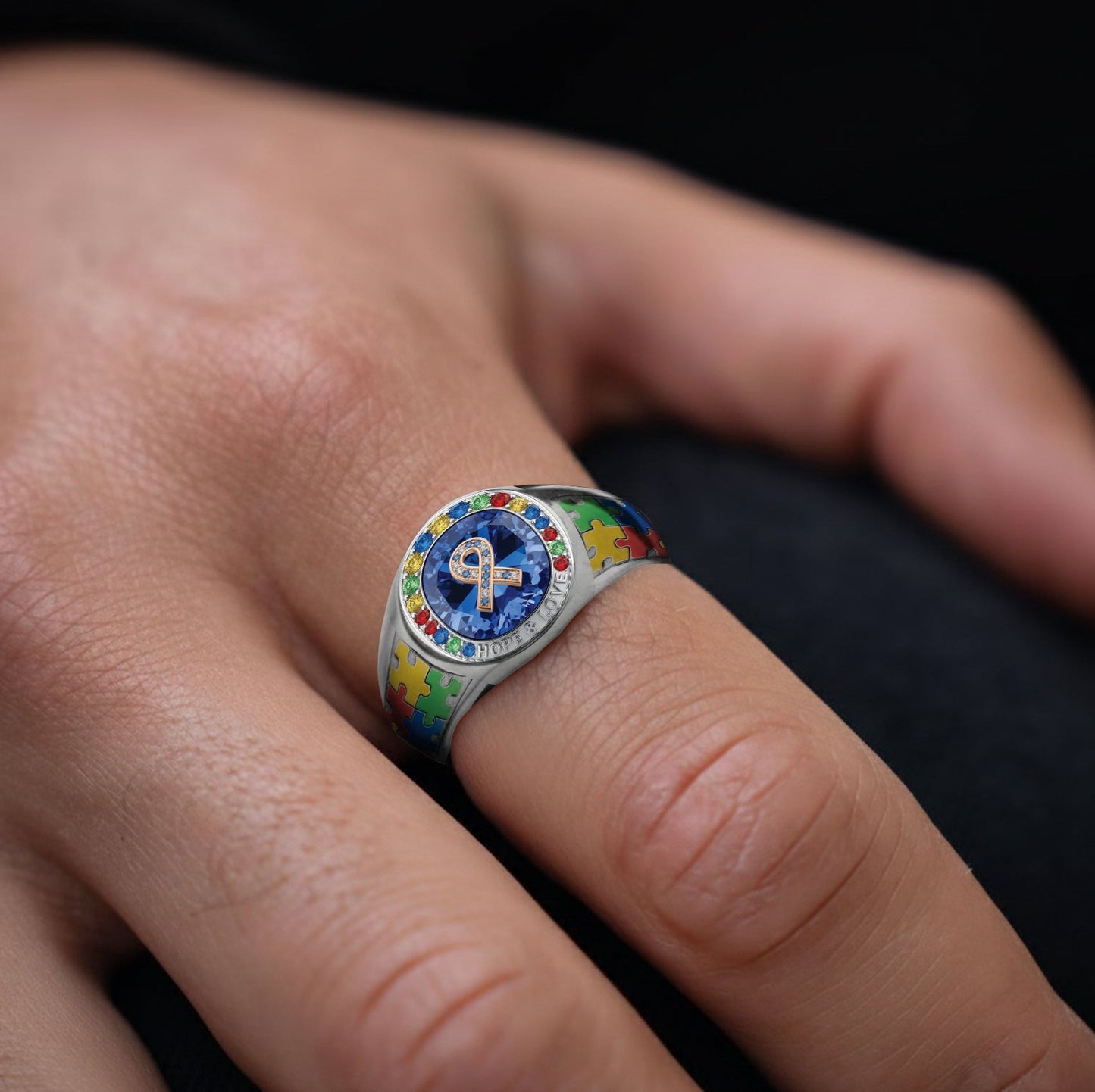 Chacun communique différemment - Bague chevalière personnalisée de sensibilisation à l'autisme