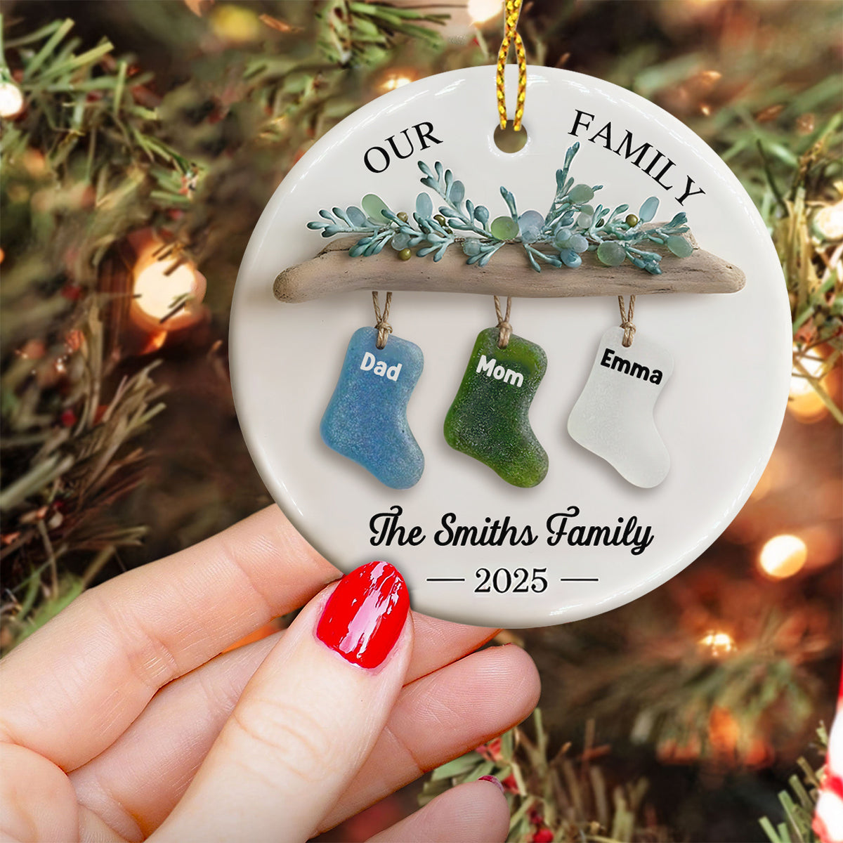 Notre famille, Joyeux Noël 2025 - Ornement rond en céramique personnalisé pour la famille
