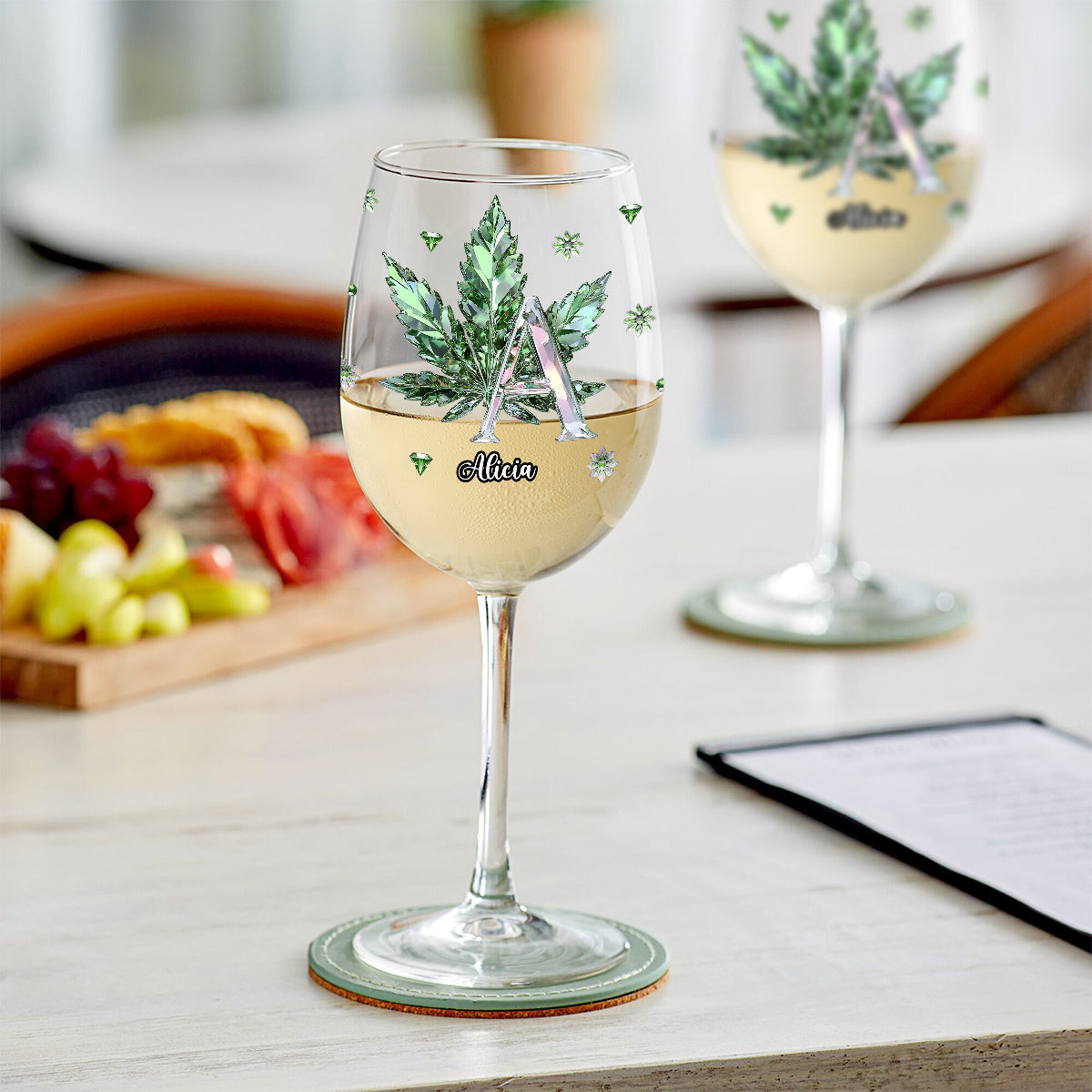 Alphabet défoncé - Verre à vin personnalisé au cannabis avec longue tige