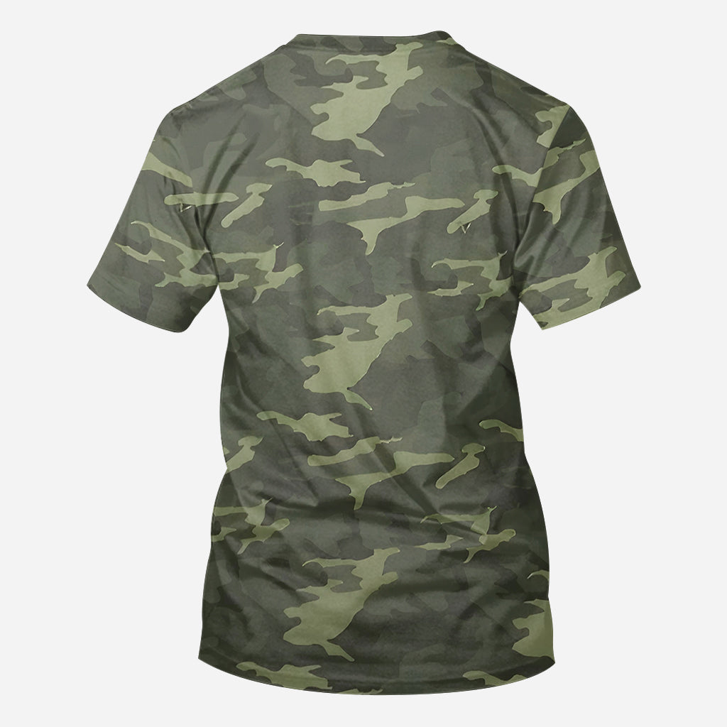 Erst Papa, jetzt Opa – Bärentarnmuster – Personalisiertes Opa-Shirt