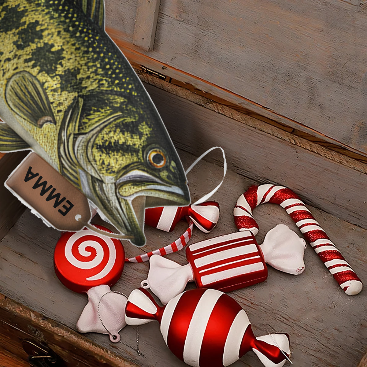 Fröhliche Fischweihnachten – personalisierter Weihnachtsstrumpf in Anglerform