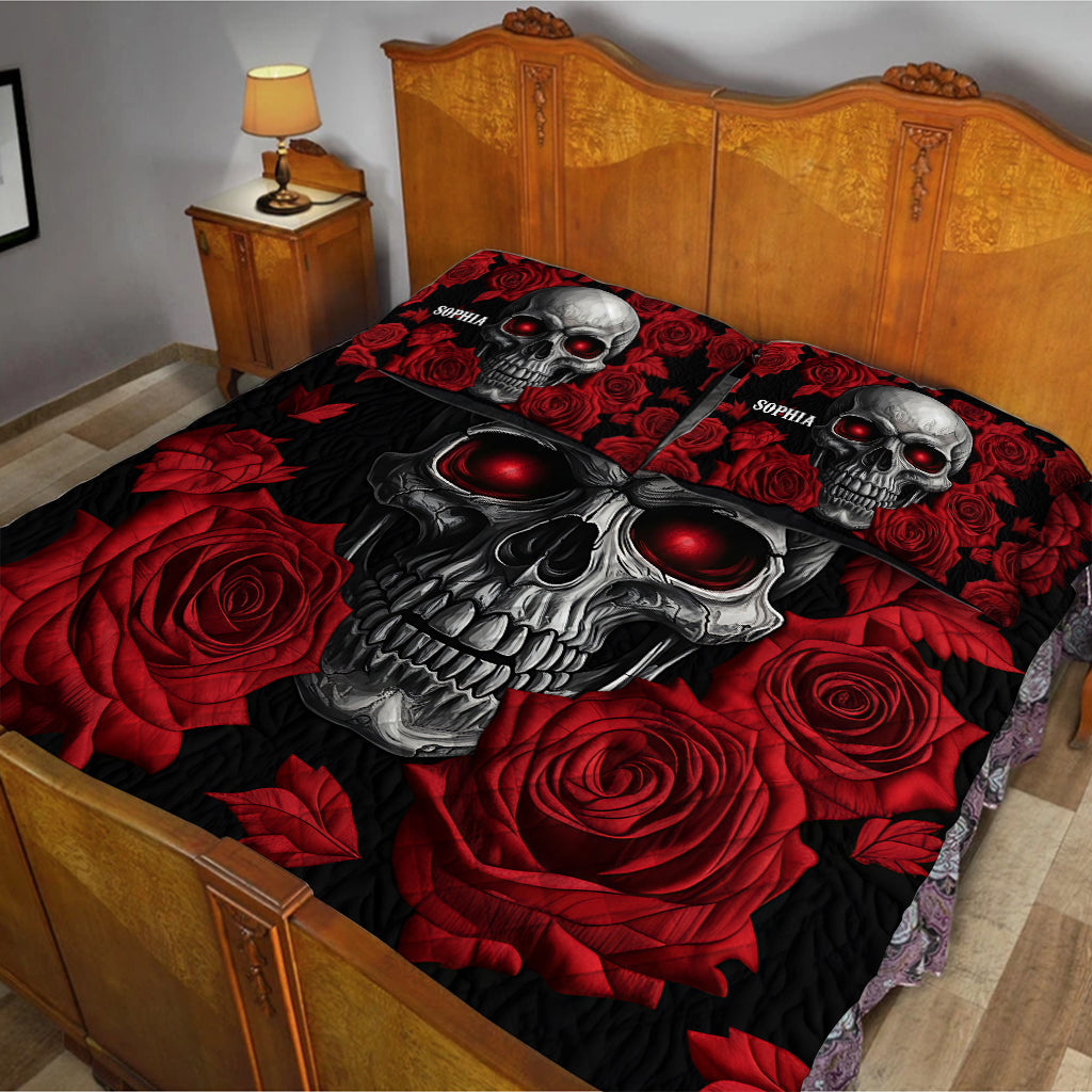 Totenkopf und Rosen – Personalisierte Totenkopf-Bettwäschegarnitur
