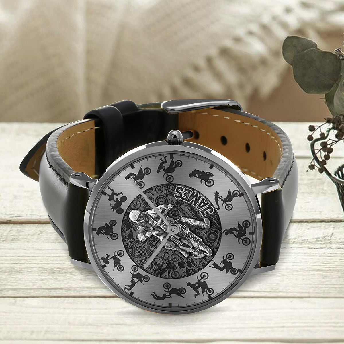 Cooler Biker – Personalisierte Dirtbike-Handuhr
