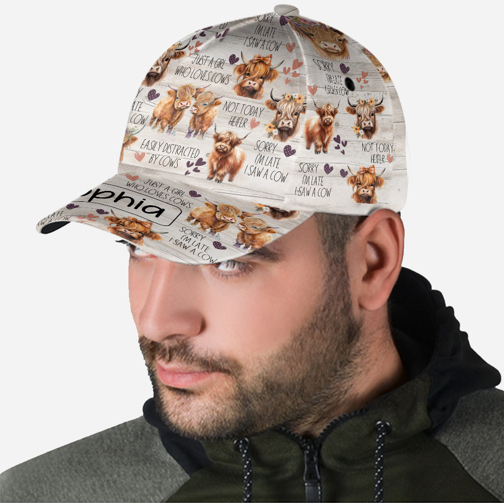 Einfach ein Mädchen, das Hochlandrinder liebt – personalisierte klassische Hochlandrinderkappe
