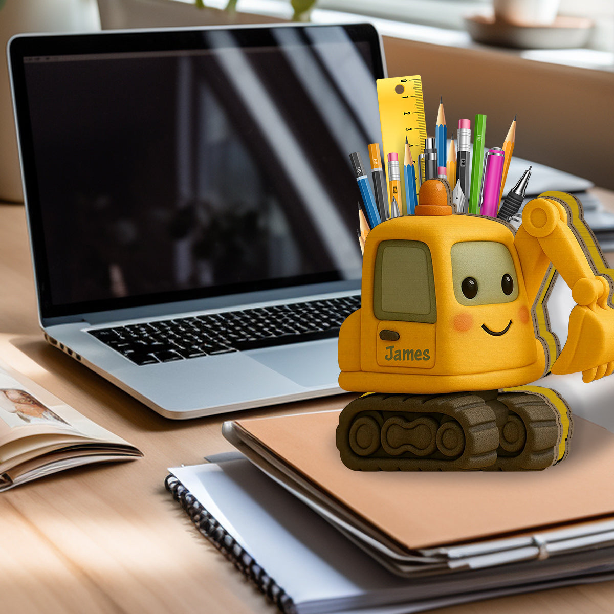 Niedlicher Bagger – personalisierter Stiftehalter aus Holz für Kinder