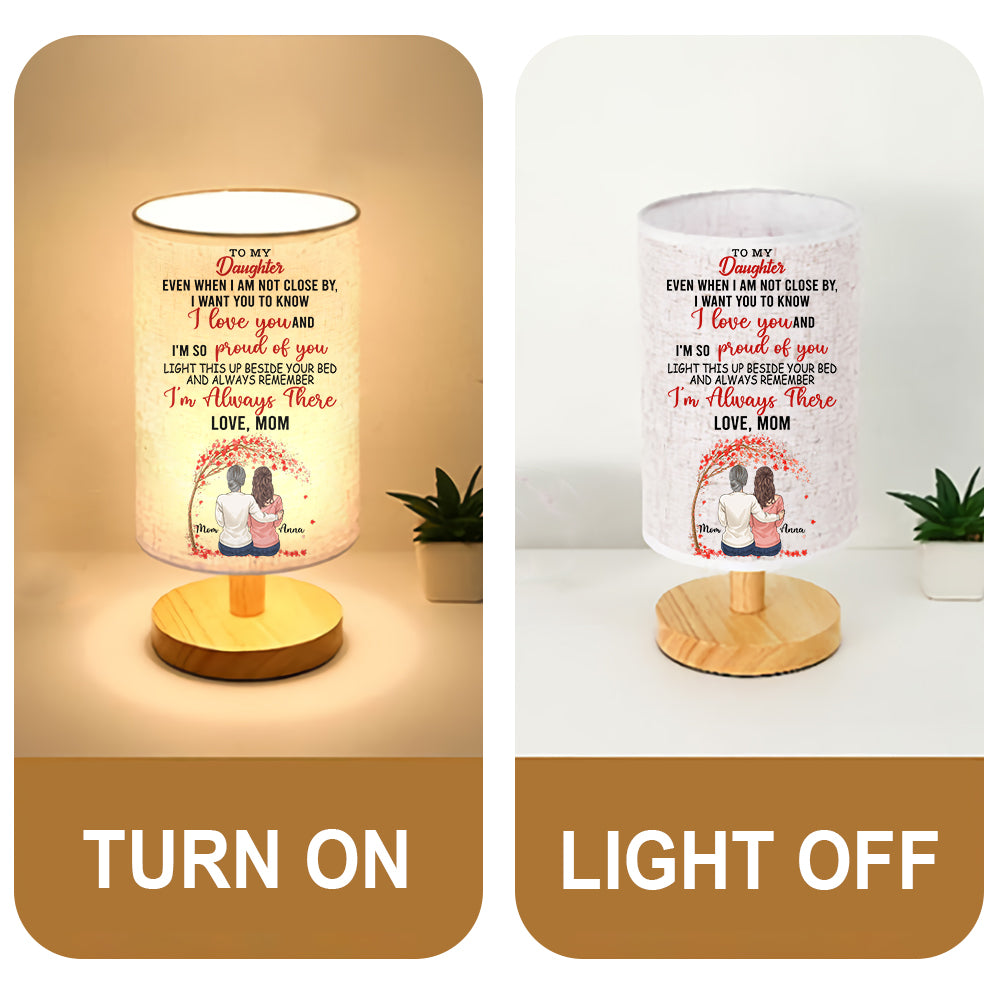 „Licht an, wenn du mich vermisst“ – Personalisierte Tischlampe für die Tochter mit Holzsockel