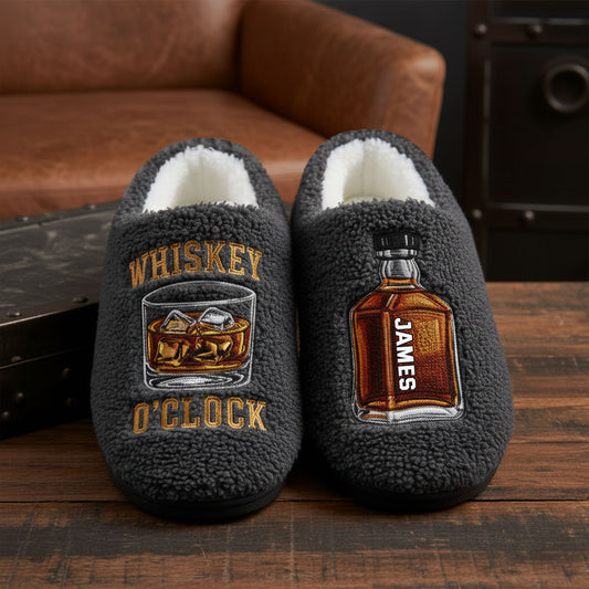 Whiskey O'Clock – Personalisierte Whisky-Hausschuhe