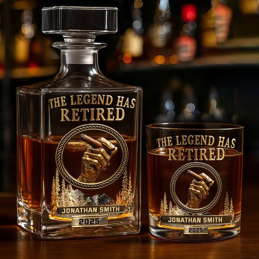 La légende a pris sa retraite - Coffret de carafe à whisky personnalisée pour retraités