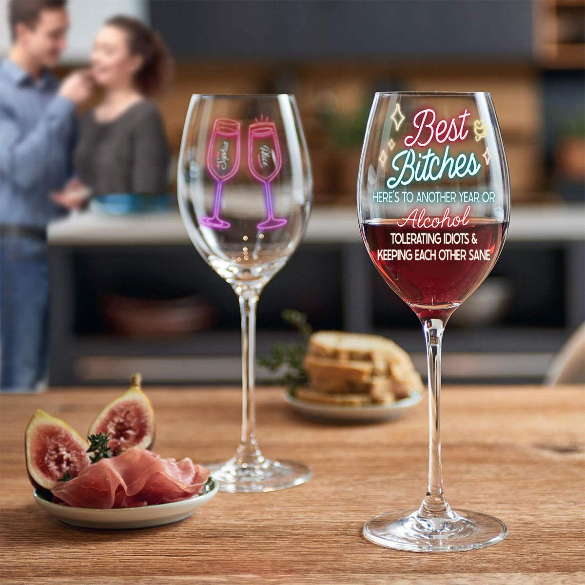 Auf ein weiteres Jahr voller Freundschaft bei einem Glas Wein – personalisiertes Weinglas mit langem Stiel für beste Freundinnen!