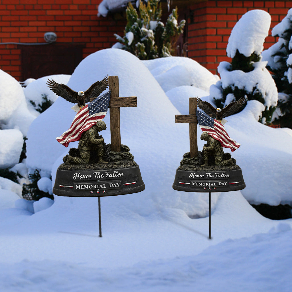 Honor The Fallen, Memorial Day Outdoor Decoration - Personalized Veteran Metal Garden Art