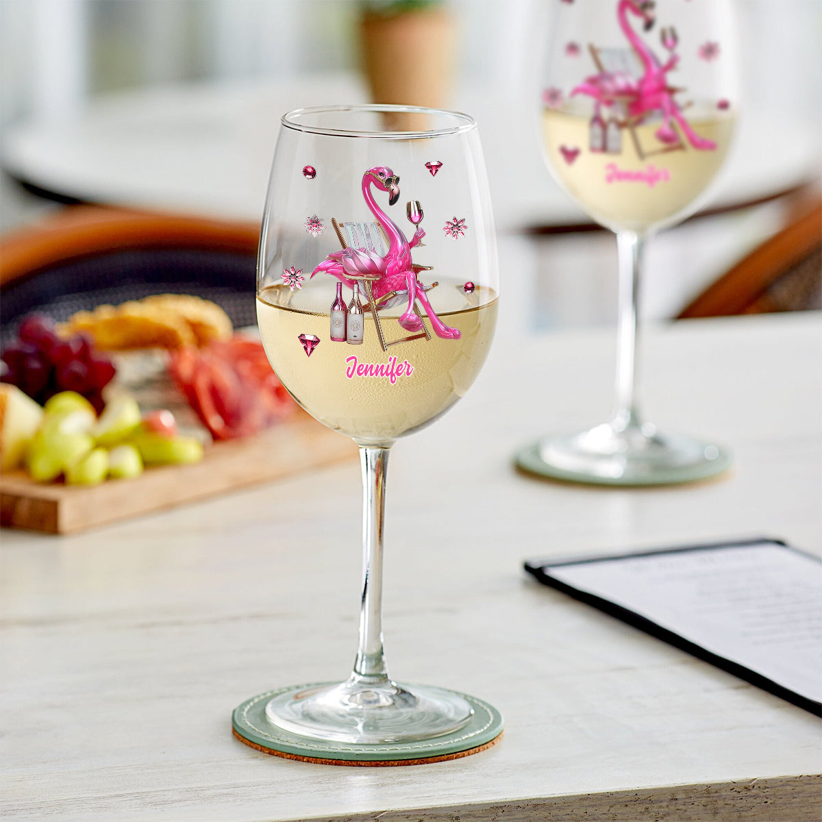 Sei ein Flamingo im Taubenschwarm – personalisiertes Flamingo-Weinglas mit langem Stiel