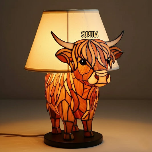 Tischlampe „Niedliches Hochlandrind“ – Personalisierte LED-Nachtleuchte aus Acryl mit Hochlandrind-Motiv