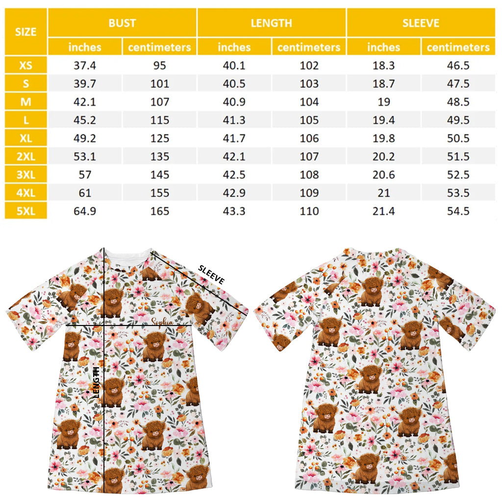Hochlandrind mit Blumenmuster – Personalisiertes Schlafshirt mit Hochlandrind-Motiv