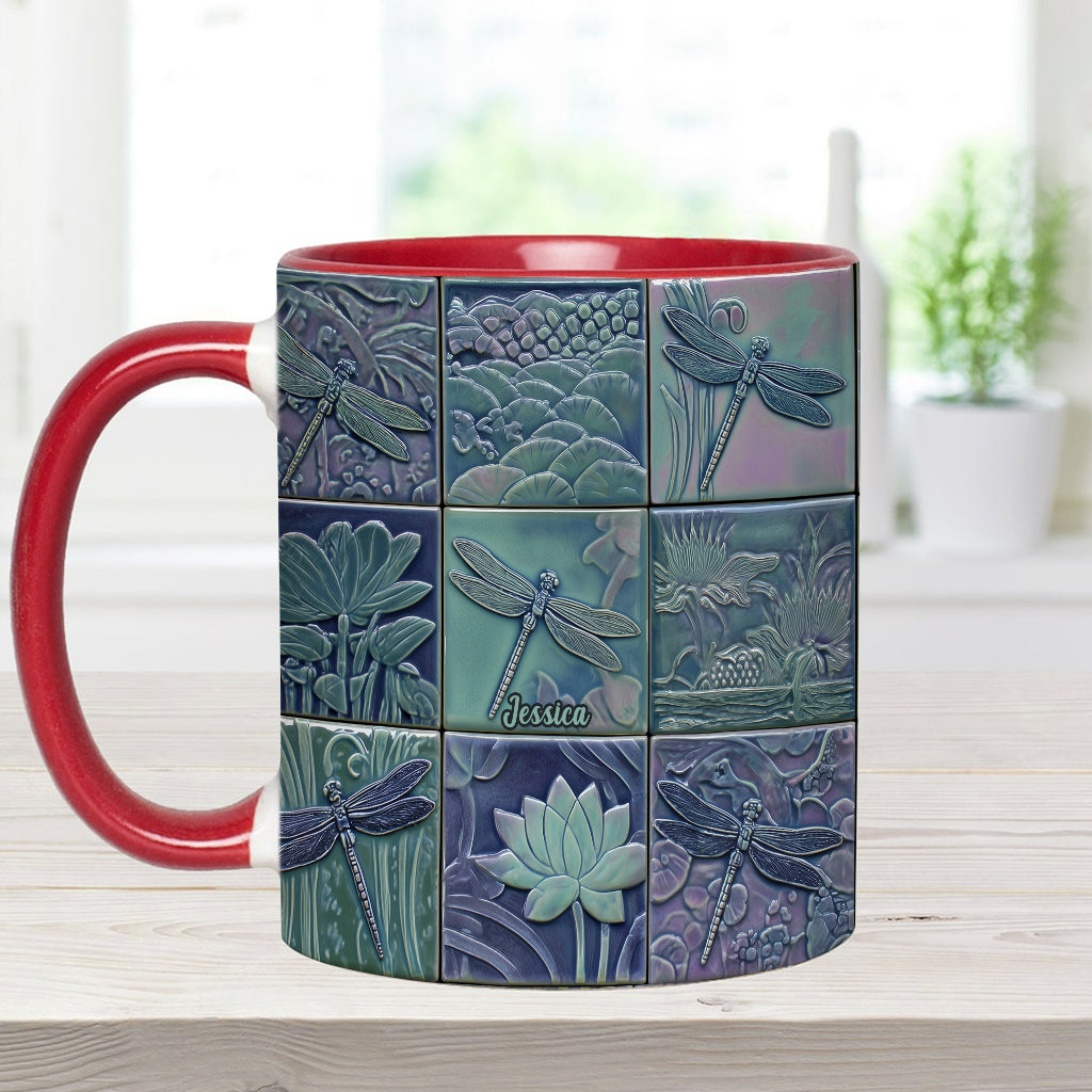 Einfach ein Mädchen, das Libellen liebt – Personalisierte Tasse mit Libellenmotiv