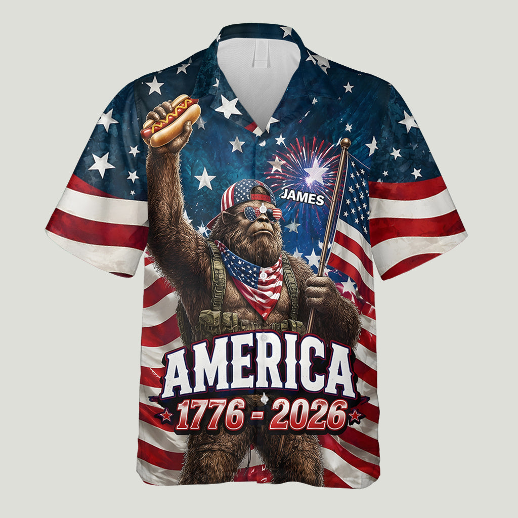 Cadeau pour les amateurs de Bigfoot, randonnée/camping/pêche, Sasquatch américain, 4 juillet - Chemise hawaïenne personnalisée