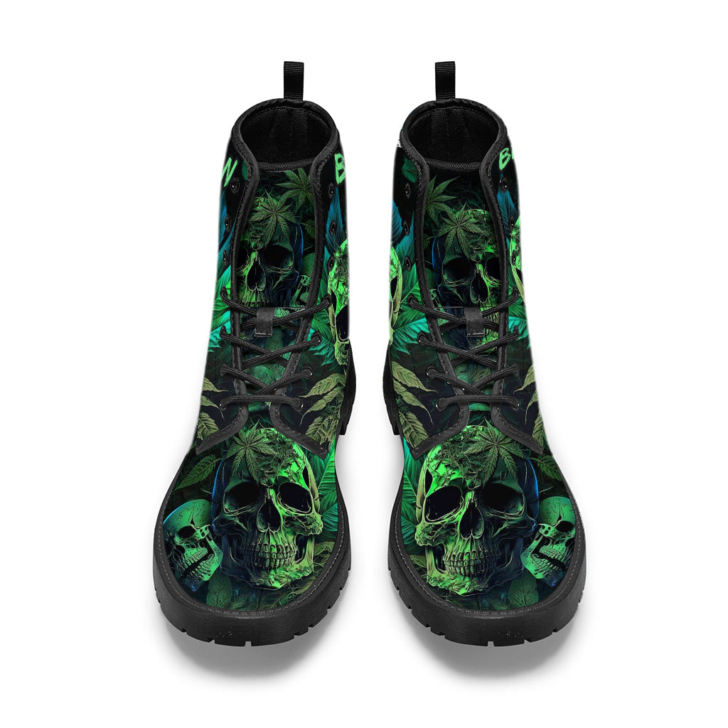 Cannabis-Schädel – Personalisierte Lederstiefel mit Cannabis-Motiv