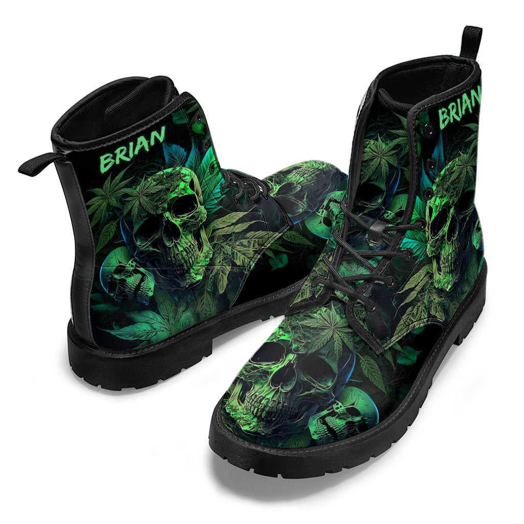 Cannabis-Schädel – Personalisierte Lederstiefel mit Cannabis-Motiv