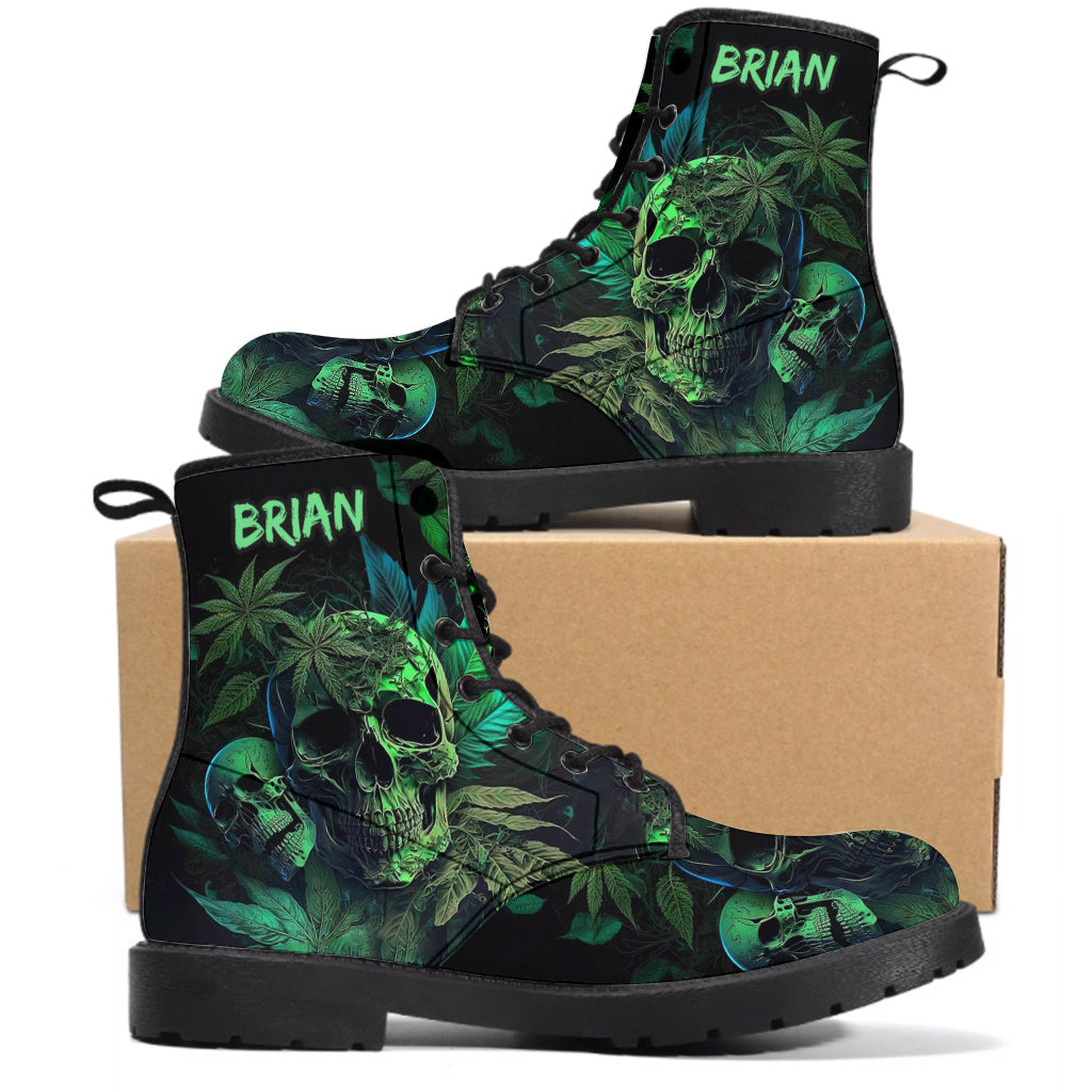 Cannabis-Schädel – Personalisierte Lederstiefel mit Cannabis-Motiv