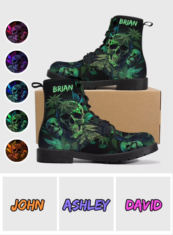 Cannabis-Schädel – Personalisierte Lederstiefel mit Cannabis-Motiv