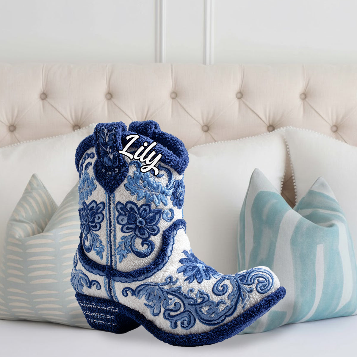 Starke Cowgirl – Personalisiertes Cowgirl-Kissen aus Kunstfell in Form eines Cowgirls